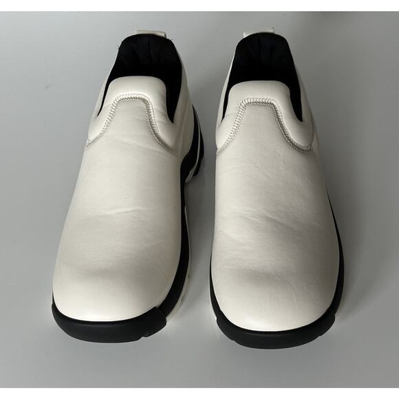 Athletic_Shoes